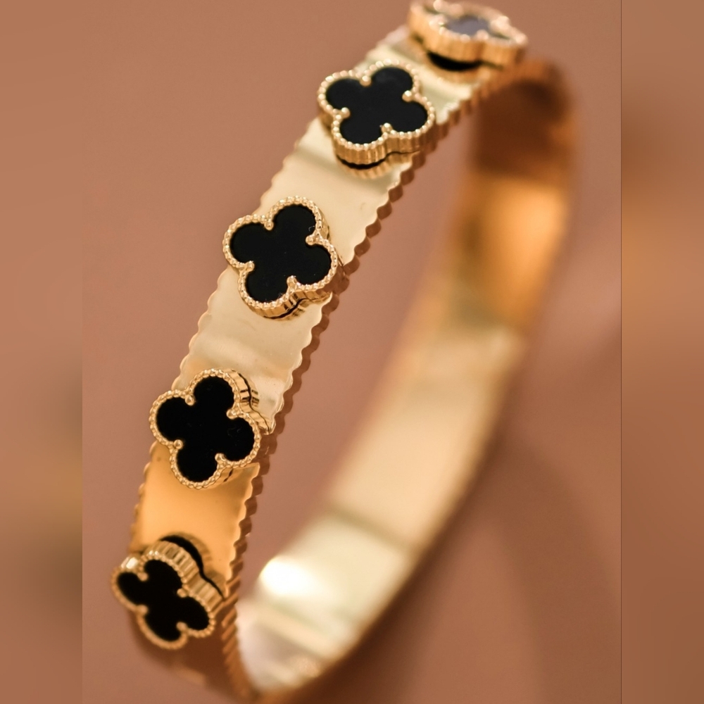 Chic Gold and Black Floral Bracelet